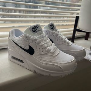 BRAND NEW Nike Air Max 90